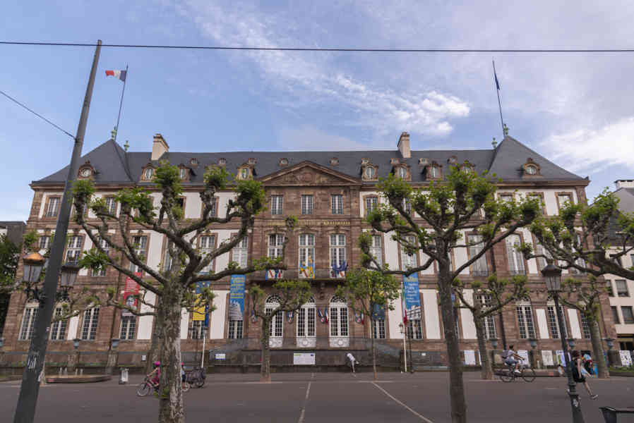 Francia - Alsacia 050 - Estrasburgo - Hotel de Ville - Ayuntamiento.jpg